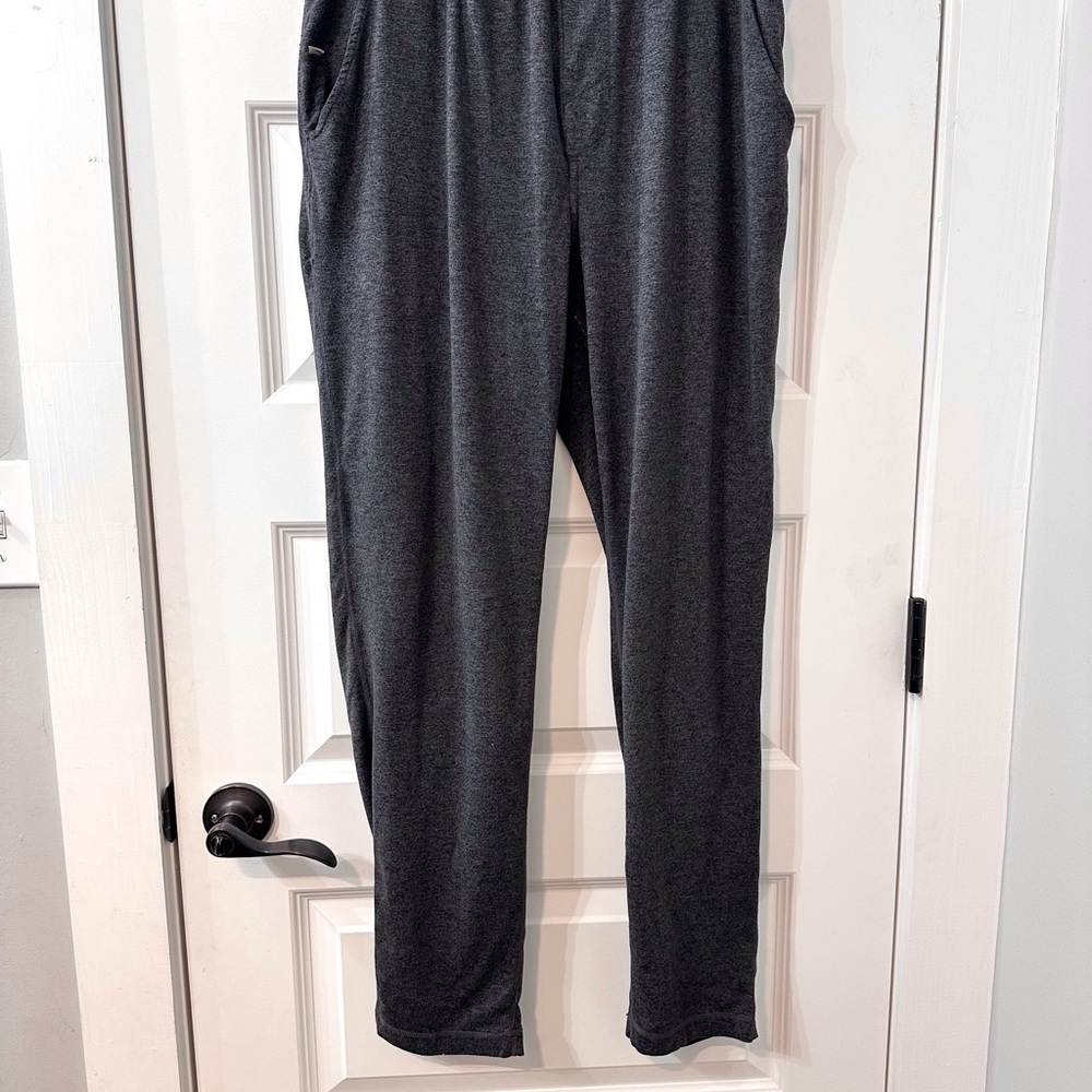 Vuori Men's Charcoal Joggers